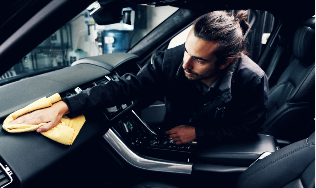 Dash and Vinyl Dressing service